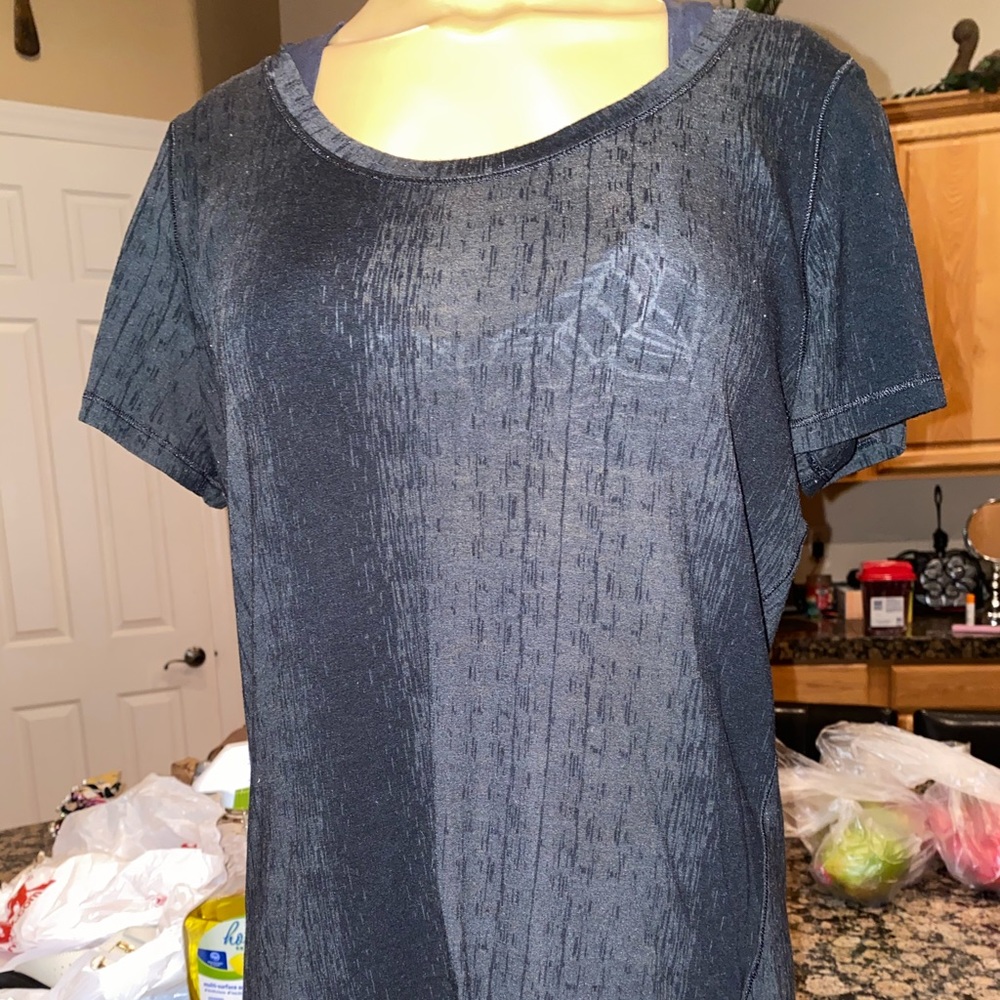 Lululemon tee shirt ss Sz 6